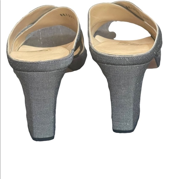 Salvatore Ferragamo Grey leather strap sandals size 8 - Picture 5 of 10